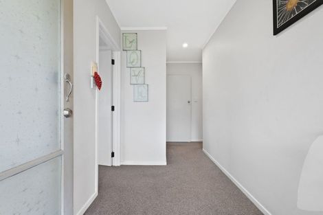 Photo of property in 18 Borrowdace Avenue, Botany Downs, Auckland, 2010