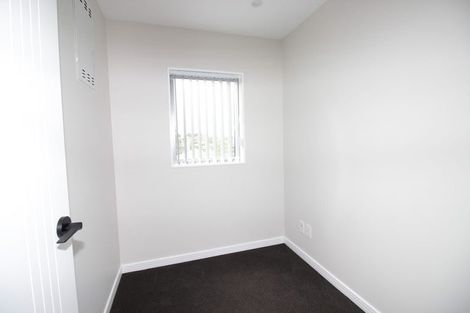Photo of property in 4 Kearney Place, Massey, Auckland, 0614