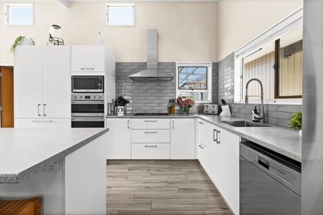 Photo of property in 71 Freyberg Avenue, Tamatea, Napier, 4112