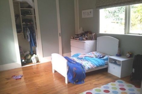 Photo of property in 2/27 Seaton Road, Murrays Bay, Auckland, 0630