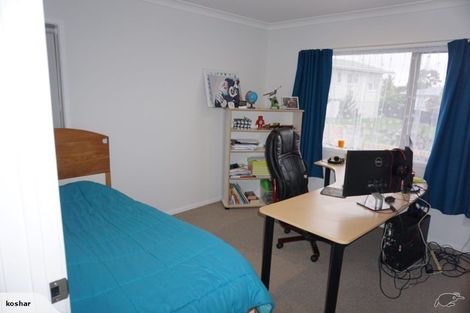 Photo of property in 27a Kirrie Avenue, Te Atatu South, Auckland, 0610