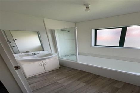 Photo of property in 1 Wood Avenue, Mangere East, Auckland, 2024