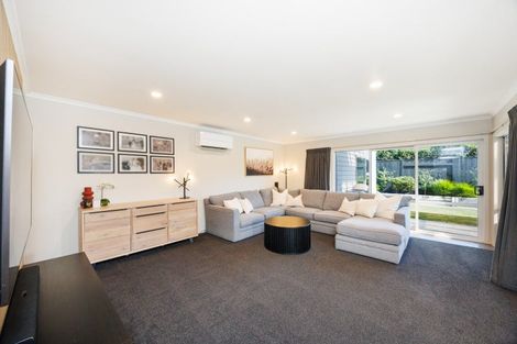 Photo of property in 9 Lorenzo Place, Kelvin Grove, Palmerston North, 4414