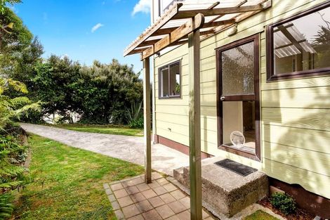 Photo of property in 28a Cheltenham Terrace, Newlands, Wellington, 6037