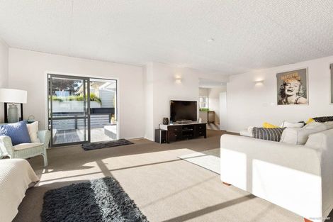 Photo of property in 16 Bannerman Road, Morningside, Auckland, 1022