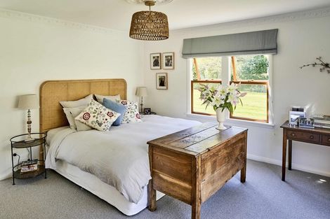 Photo of property in 280 Paekakariki Hill Road, Paekakariki Hill, Porirua, 5381