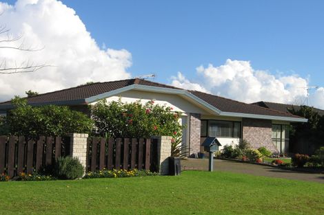 Photo of property in 9 Crampton Court, Orewa, 0931