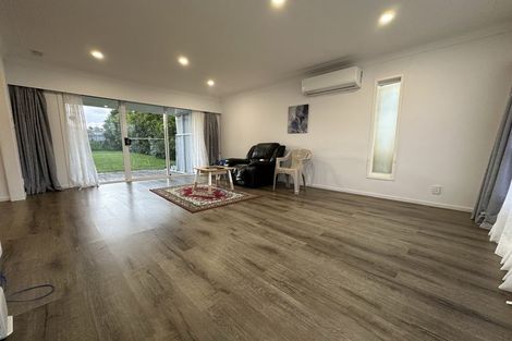 Photo of property in 141 Gossamer Drive, Pakuranga Heights, Auckland, 2010