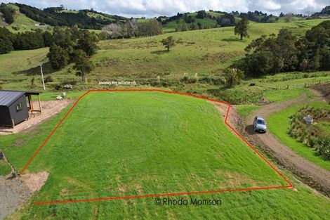 Photo of property in 12 Arahanga Road, Paparoa, 0571
