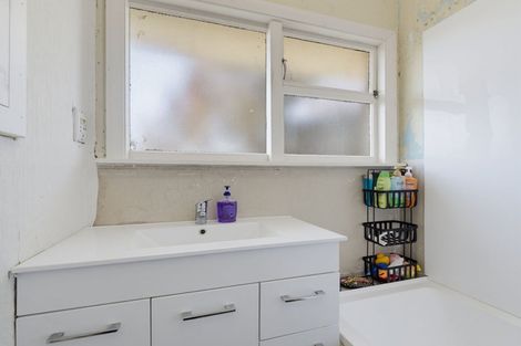 Photo of property in 42 Daniels Road, Redwood, Christchurch, 8051