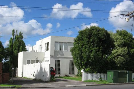 Photo of property in 8 Pleasant Road, Glen Eden, Auckland, 0602