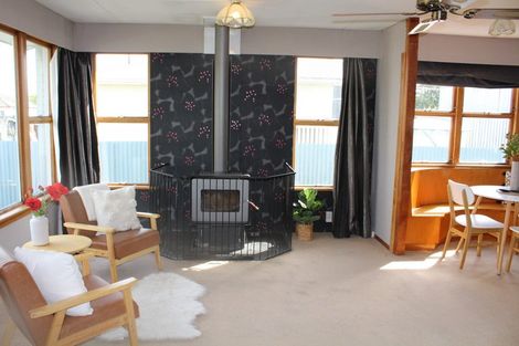 Photo of property in 17 Durham Street, Winton, 9720