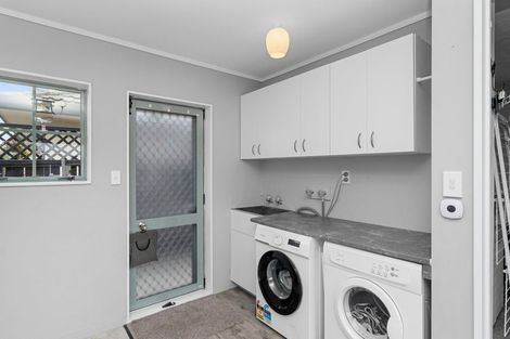 Photo of property in 6 Surrey Lane, Levin, 5510