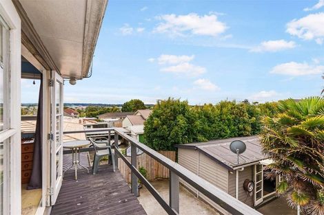 Photo of property in 37 Strid Road, Te Atatu South, Auckland, 0610