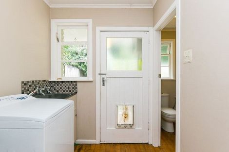 Photo of property in 165a Newlands Road, Newlands, Wellington, 6037