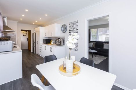 Photo of property in 9 Oregon Drive, Maoribank, Upper Hutt, 5018