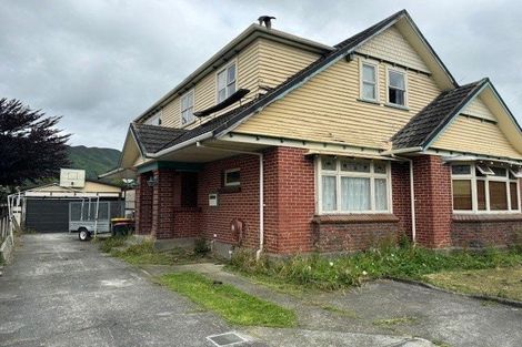 Photo of property in 44 Cambridge Terrace, Waiwhetu, Lower Hutt, 5010