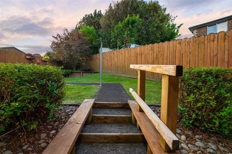 Photo of property in 120 Buscomb Avenue, Henderson, Auckland, 0610