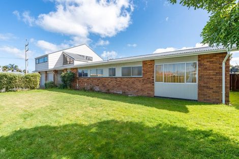 Photo of property in 1 Delamare Road, St Andrews, Hamilton, 3200
