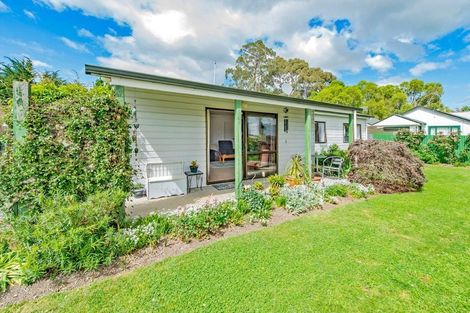 Photo of property in 8 Saint James Street, Southbridge, 7602