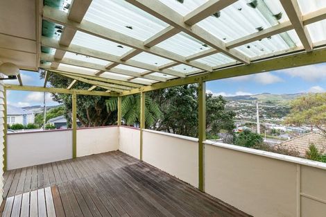 Photo of property in 33 Hampton Hill Road, Tawa, Wellington, 5028