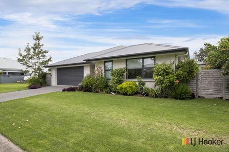Photo of property in 11 Ian Place, Waihi Beach, 3611