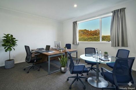 Photo of property in 28 Pitt Street, Clive, 4102