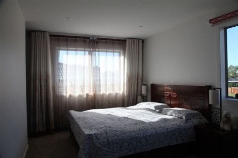 Photo of property in 3 Julia Place, Totara Vale, Auckland, 0629