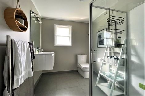 Photo of property in 21 Seon Place, Birkdale, Auckland, 0626