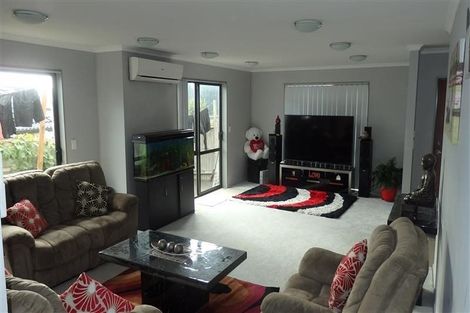 Photo of property in 13 Kokako Rise, Papakura, 2110