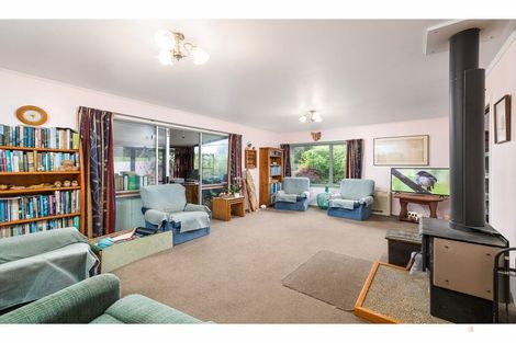Photo of property in 92 Timaru Road, Waimate, 7924