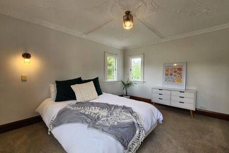 Photo of property in 6 Ridge Lane, New Plymouth, 4310