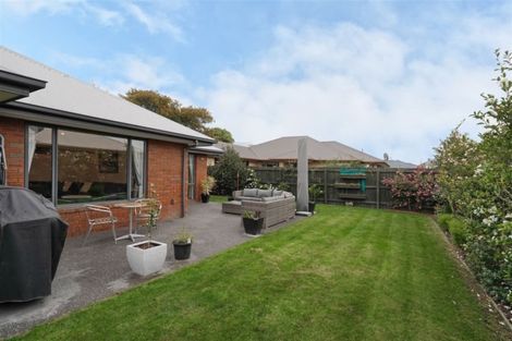 Photo of property in 16a Highwood Lane, Burnside, Christchurch, 8053