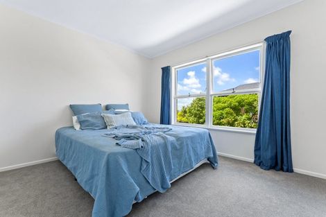 Photo of property in 2/174 East Coast Road, Forrest Hill, Auckland, 0620