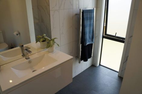 Photo of property in 16 Sarges Way, Lake Hawea, Wanaka, 9382