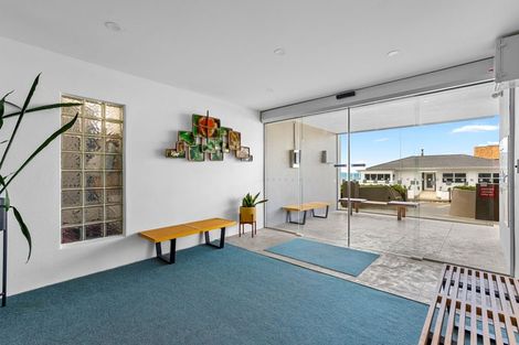 Photo of property in Seaview Apartments, 10/64 Milford Road, Milford, Auckland, 0620