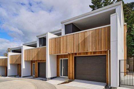 Photo of property in 5 Pakura Place, Wainuiomata, Lower Hutt, 5014