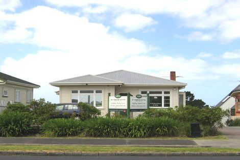 Photo of property in 121 Birkenhead Avenue, Birkenhead, Auckland, 0626