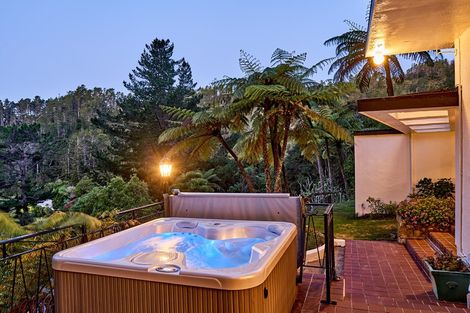 Photo of property in 570 Stokes Valley Road, Stokes Valley, Lower Hutt, 5019