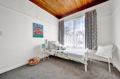 Photo of property in 20 Ropiha Street, Fitzroy, New Plymouth, 4312