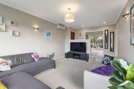 Photo of property in 21 Palliser Place, Milson, Palmerston North, 4414