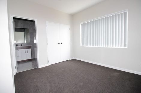 Photo of property in 4 Kearney Place, Massey, Auckland, 0614