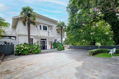 Photo of property in 27 Fitzroy Road, Bluff Hill, Napier, 4110