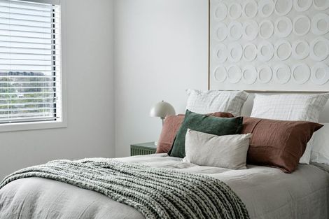 Photo of property in 9 Golden Fall Road, Hobsonville, 0616