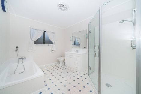 Photo of property in 11 Aspen Way, Kelvin Grove, Palmerston North, 4414