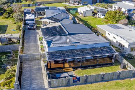 Photo of property in 51 Nash Parade, Foxton Beach, Foxton, 4815