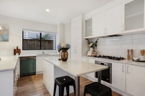 Photo of property in 11 Evelina Lane, Flat Bush, Auckland, 2019