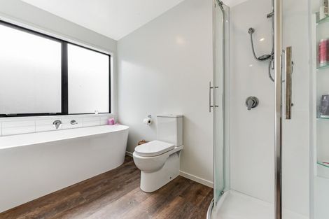 Photo of property in 72 Jacks Landing Drive, Hamilton Lake, Hamilton, 3204