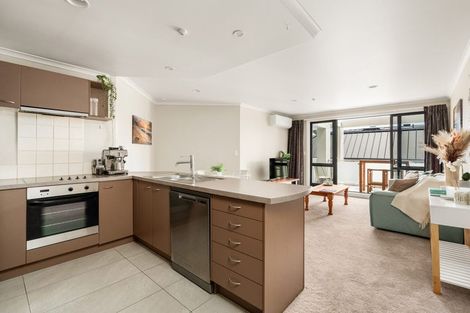 Photo of property in 281 Maunganui Road, Mount Maunganui, 3116