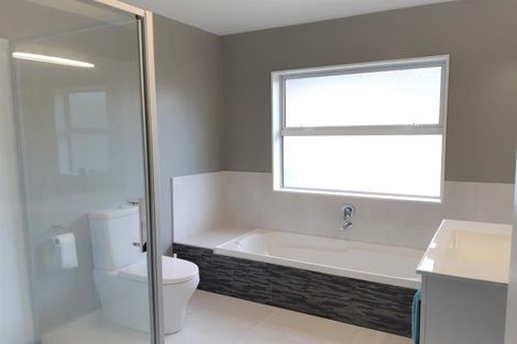 Photo of property in 5 Danden Way, Pukekohe, 2120